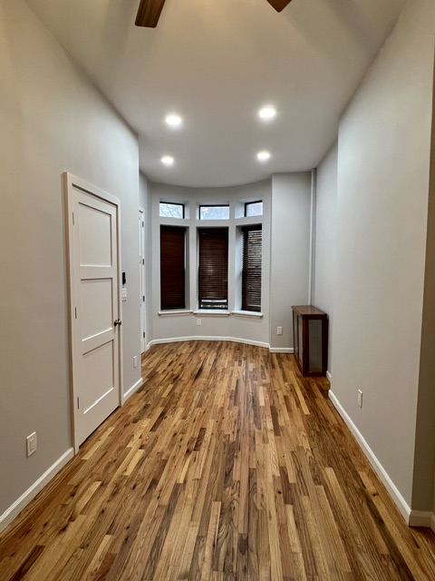 Bed Stuy 900 SF 1 Bedroom garden apartment For Rent — photo 1